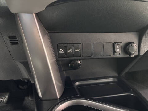 2017 Toyota RAV4 Hybrid XLE