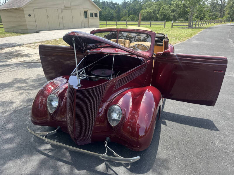 1937 Ford Cabriolet