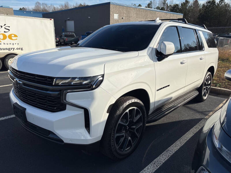 2022 Chevrolet Suburban RST's photo