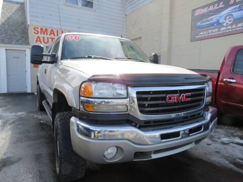 2006 GMC Sierra 2500HD for sale at Small Town Auto Sales in Hazleton PA