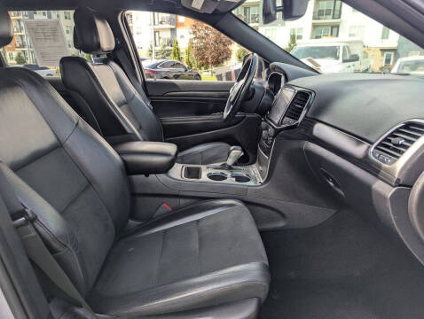 2019 Jeep Grand Cherokee Laredo E