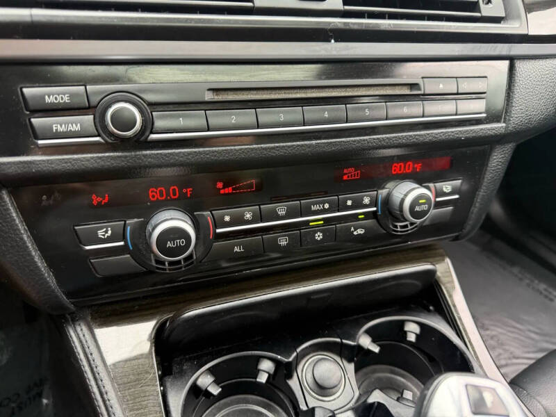 2012 BMW 5 Series 528i