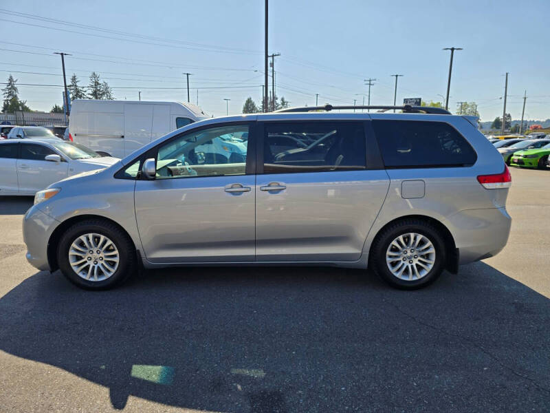 2012 Toyota Sienna