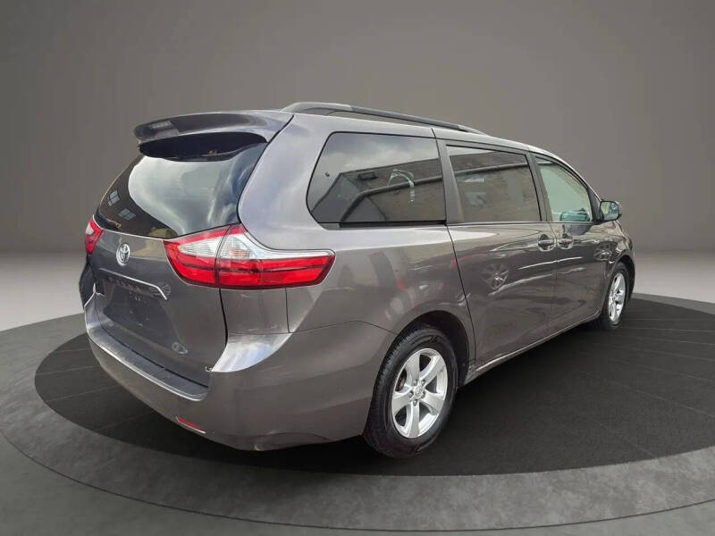 2017 Toyota Sienna
