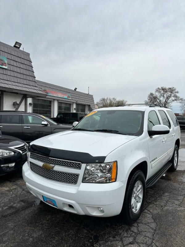 2009 Chevrolet Tahoe for sale at VELAZQUEZ AUTO SALES in Aurora IL