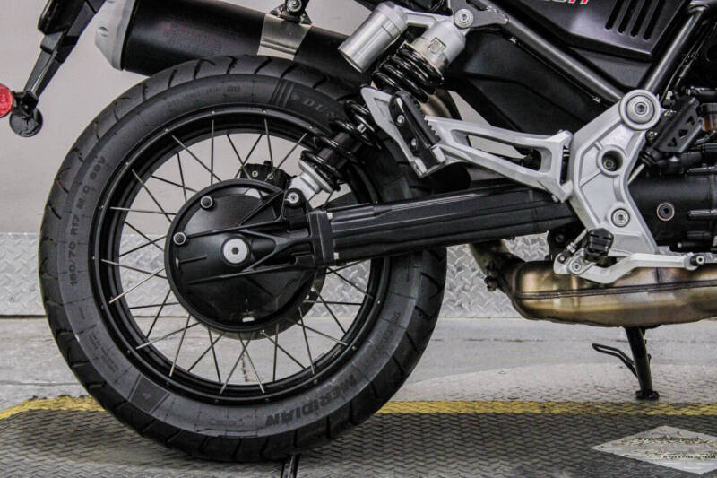 2022 Moto Guzzi V85TT