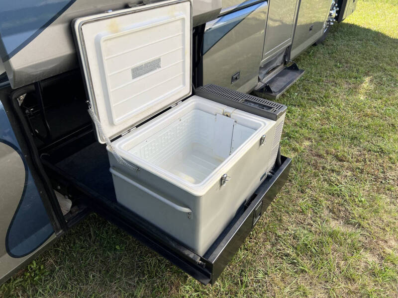 2002 Foretravel GV320 4010