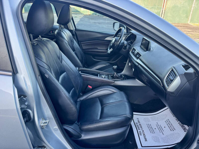 2017 Mazda MAZDA3 Touring