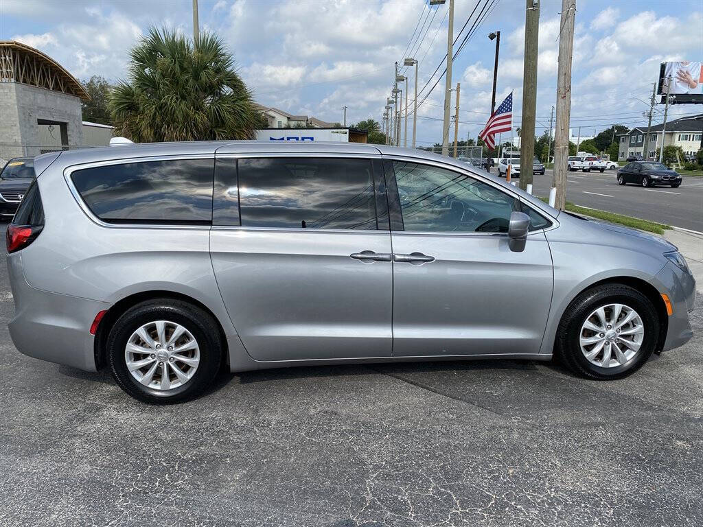 2018 Chrysler Pacifica for sale at Sunshine Auto in Pinellas Park, FL