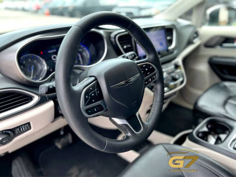 2023 Chrysler Pacifica Touring L