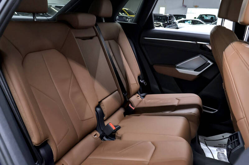 2020 Audi Q3 quattro Premium Plus 45 TFSI