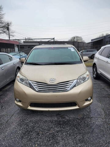 2014 Toyota Sienna for sale at 615 Auto Group in Fairburn GA