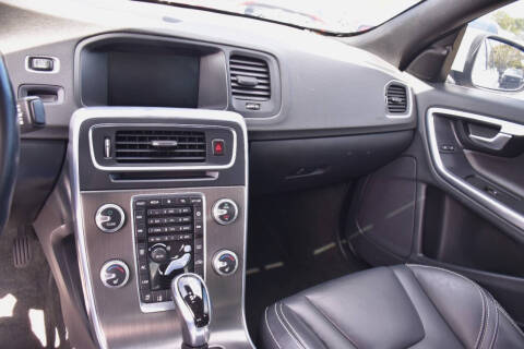 2015 Volvo S60 T5 Drive-E Platinum