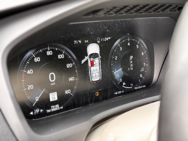 2021 Volvo XC90 T6 Momentum 7-Passenger