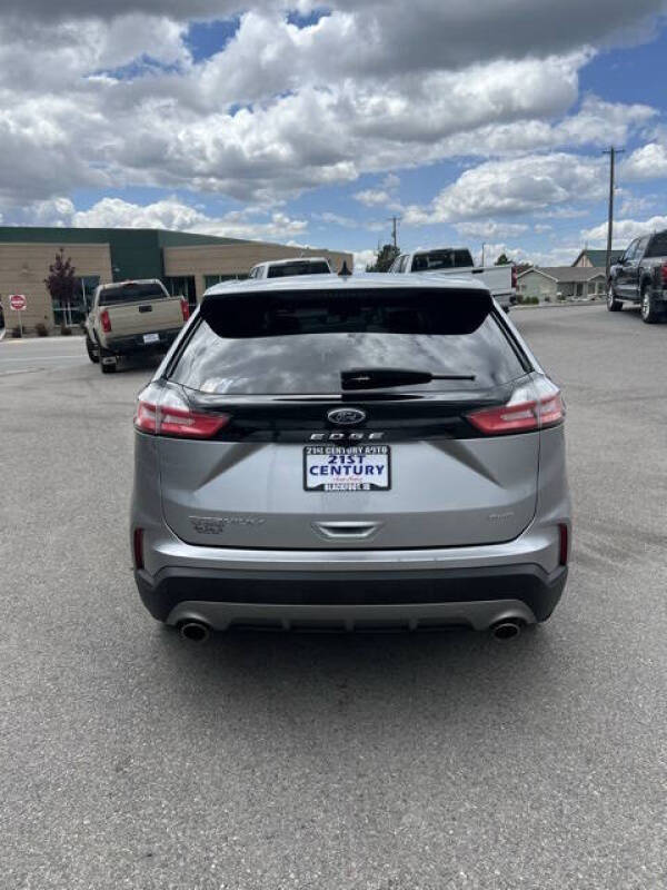 2024 Ford Edge Titanium