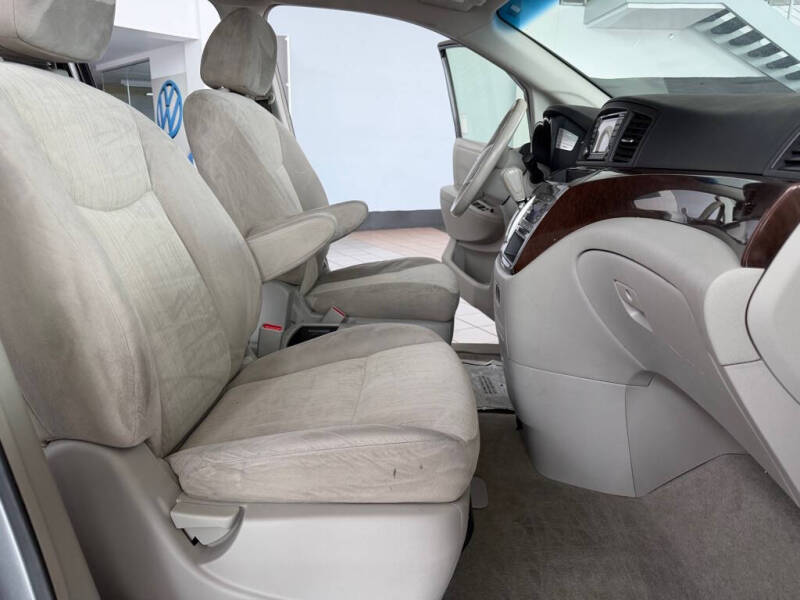 2017 Nissan Quest S