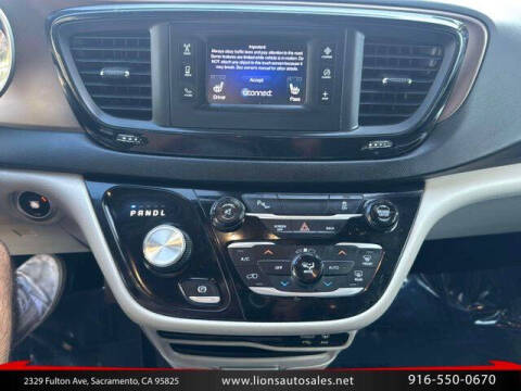 2017 Chrysler Pacifica Touring-L