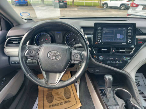 2022 Toyota Camry SE