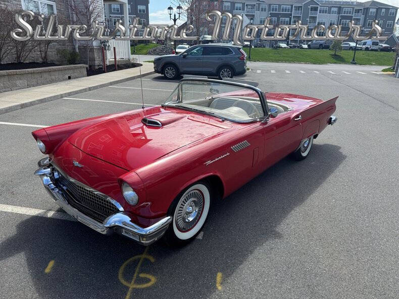 1957 Ford Thunderbird