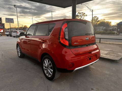 2018 Kia Soul +