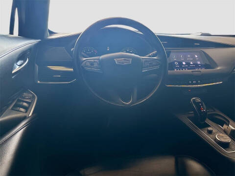 2022 Cadillac XT4 Luxury