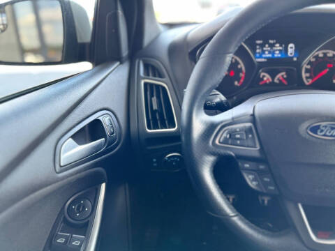 2017 Ford Focus ST