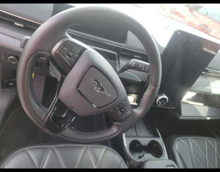 2024 Ford Mustang Mach-E Select