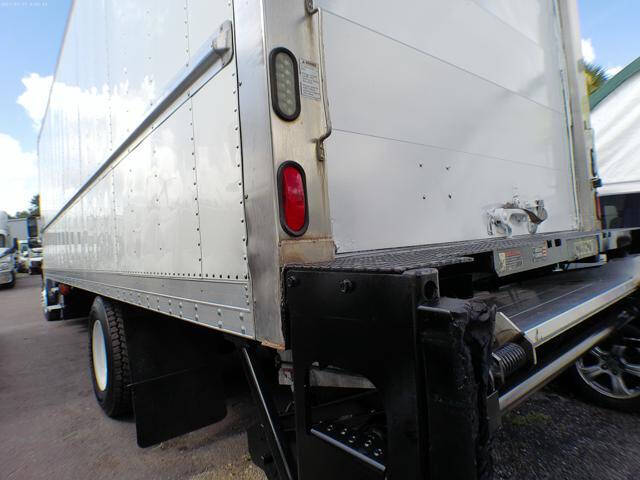 2015 Freightliner M2 106