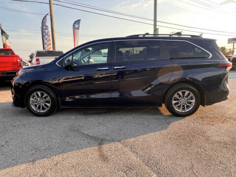 2021 Toyota Sienna XLE 8-Passenger