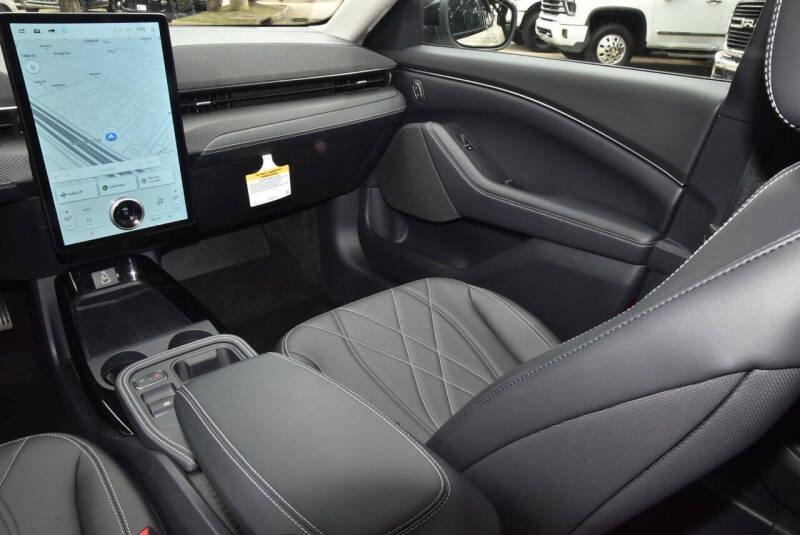 2025 Ford Mustang Mach-E Select