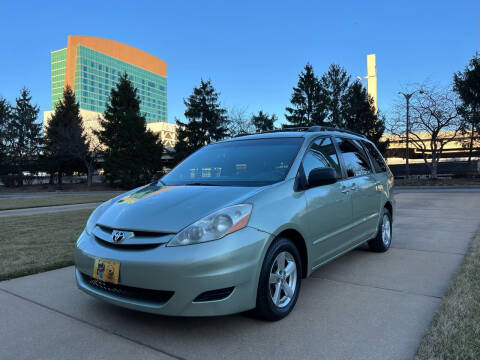 2007 Toyota Sienna for sale at PRIME TIME AUTO in Saint Louis MO