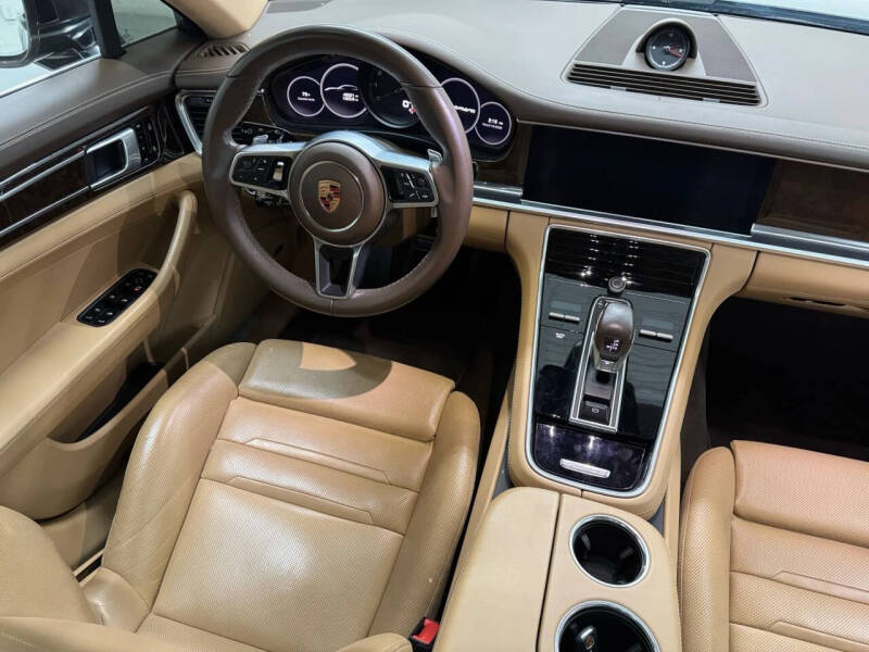 2020 Porsche Panamera