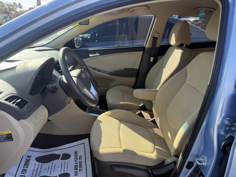 2013 Hyundai Accent GLS