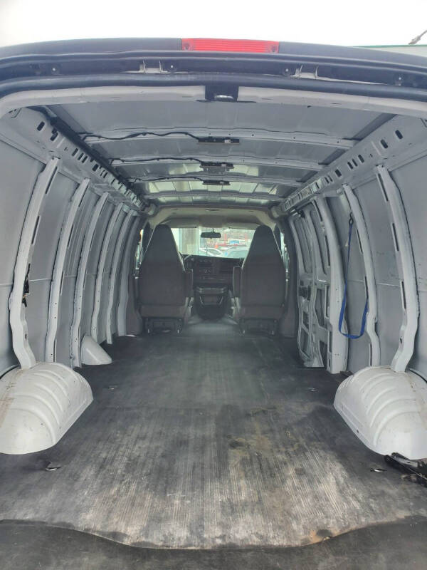 2021 Chevrolet Express 2500