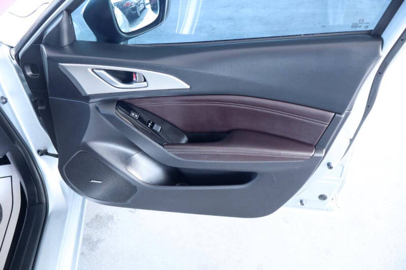 2018 Mazda MAZDA3 Touring