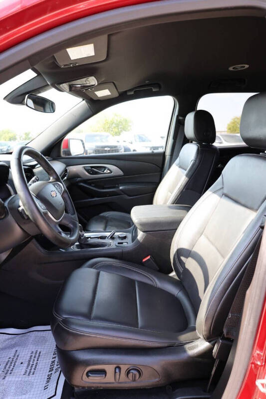 2023 Chevrolet Traverse LT Leather