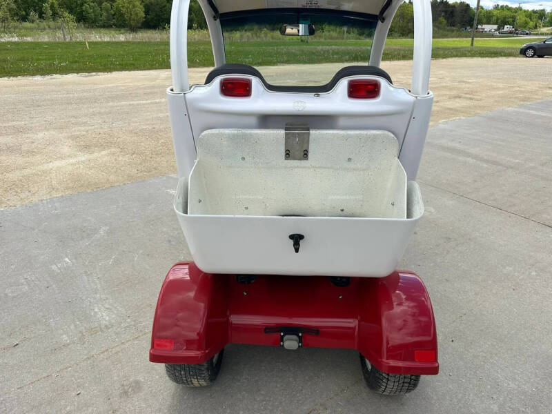2000 GEM ELECTRIC GOLF CART