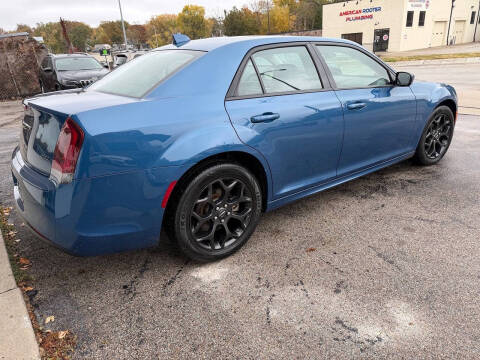 2022 Chrysler 300 Touring L