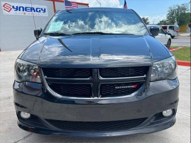 2016 DODGE Grand Caravan Minivan - $9,897