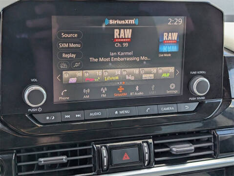 2022 Nissan Pathfinder SV