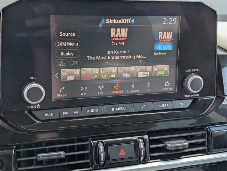 2022 Nissan Pathfinder SV