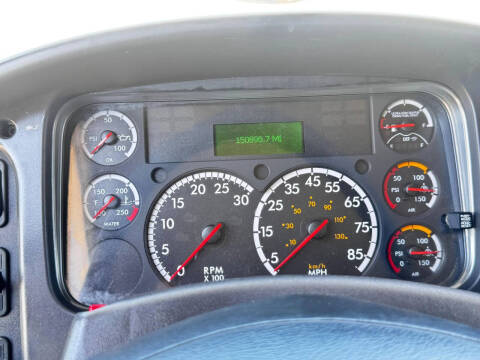 2017 Freightliner M2 106