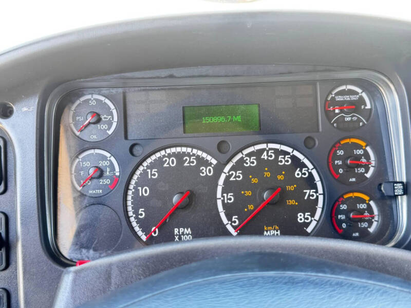 2017 Freightliner M2 106