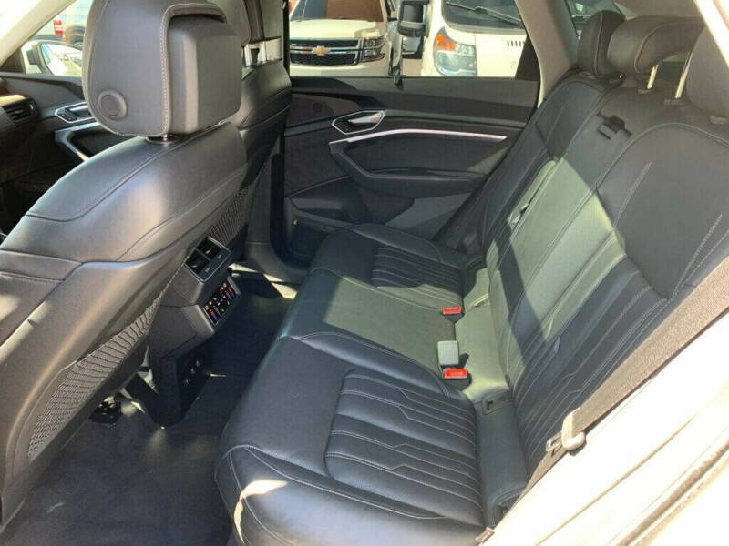 2019 Audi e-tron quattro Prestige