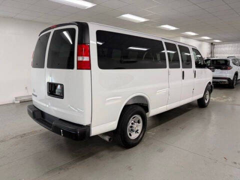 2025 Chevrolet Express LS 3500