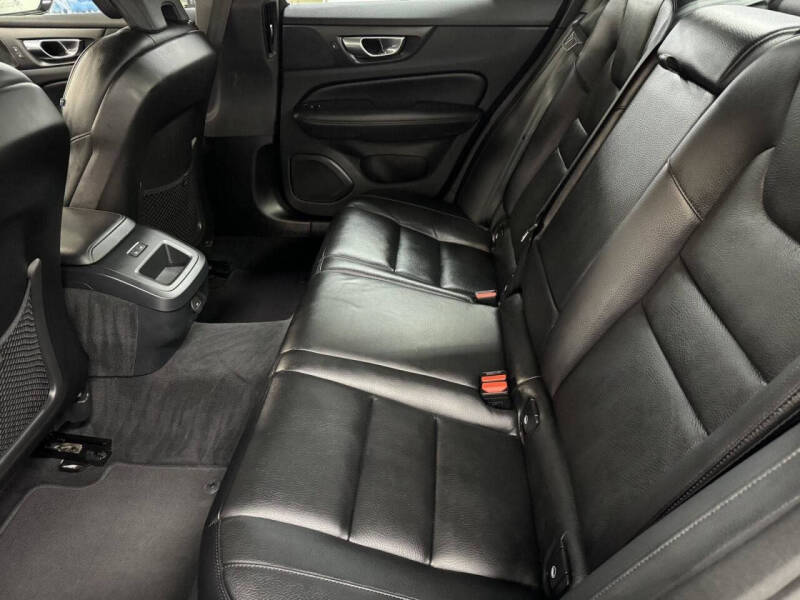 2024 Volvo S60 B5 Plus Dark Theme