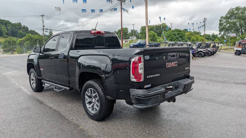 2017 GMC Canyon SLE