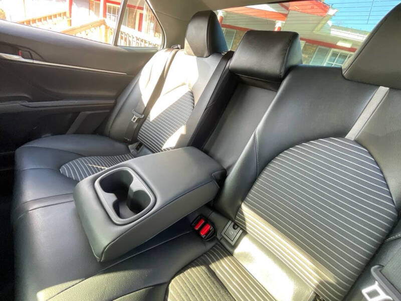 2019 Toyota Camry SE