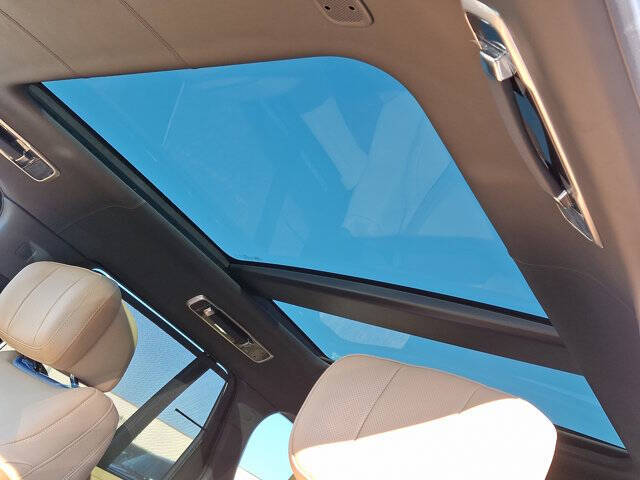 2025 Land Rover Range Rover P550e Autobiography