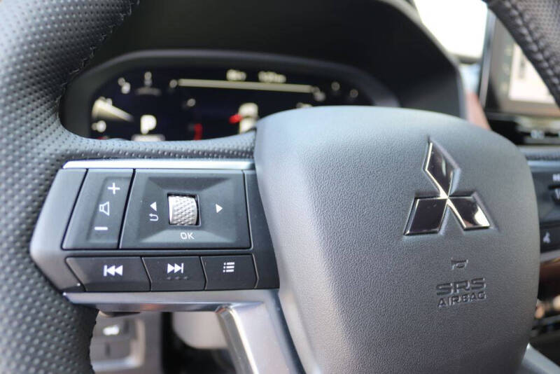 2026 Mitsubishi Outlander SEL